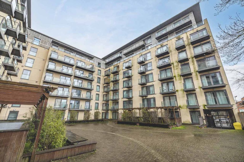 Property photo 1 of 10