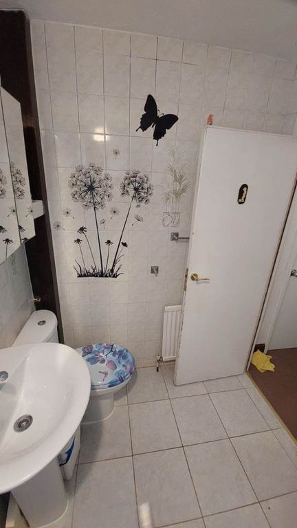 Property photo 3 of 4
