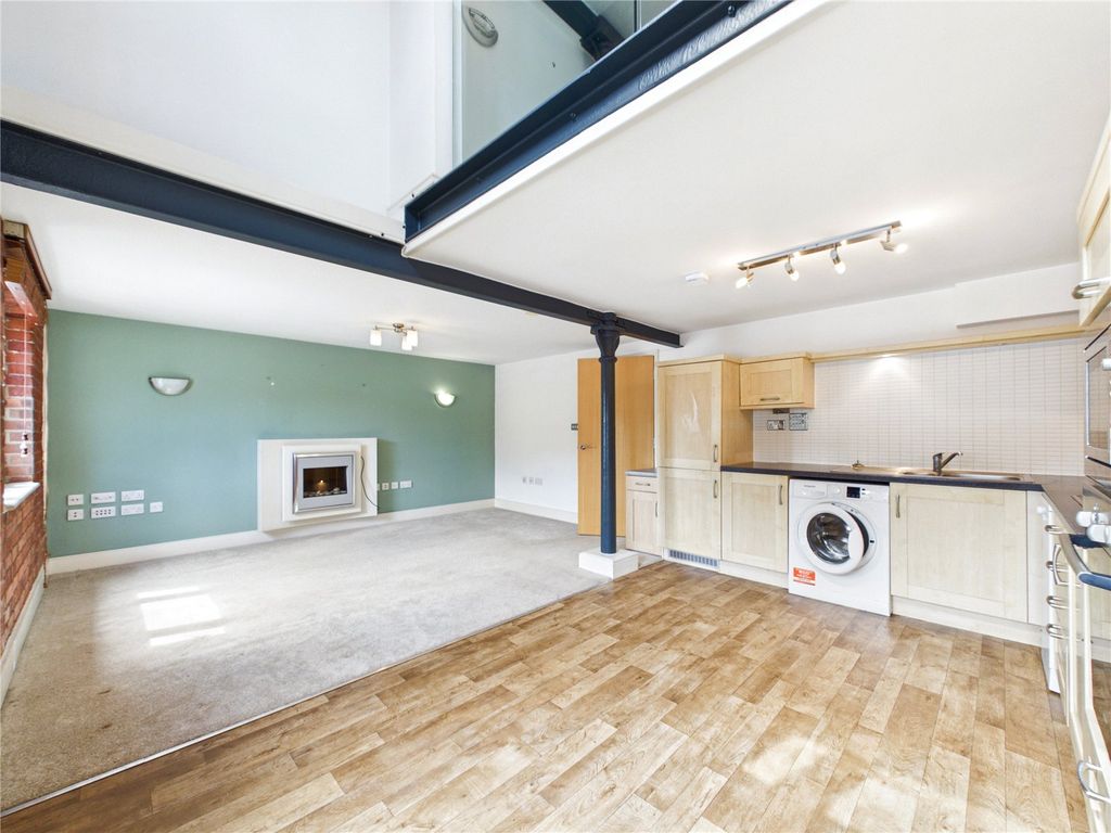 Property photo 3 of 16 Picture No. 02
