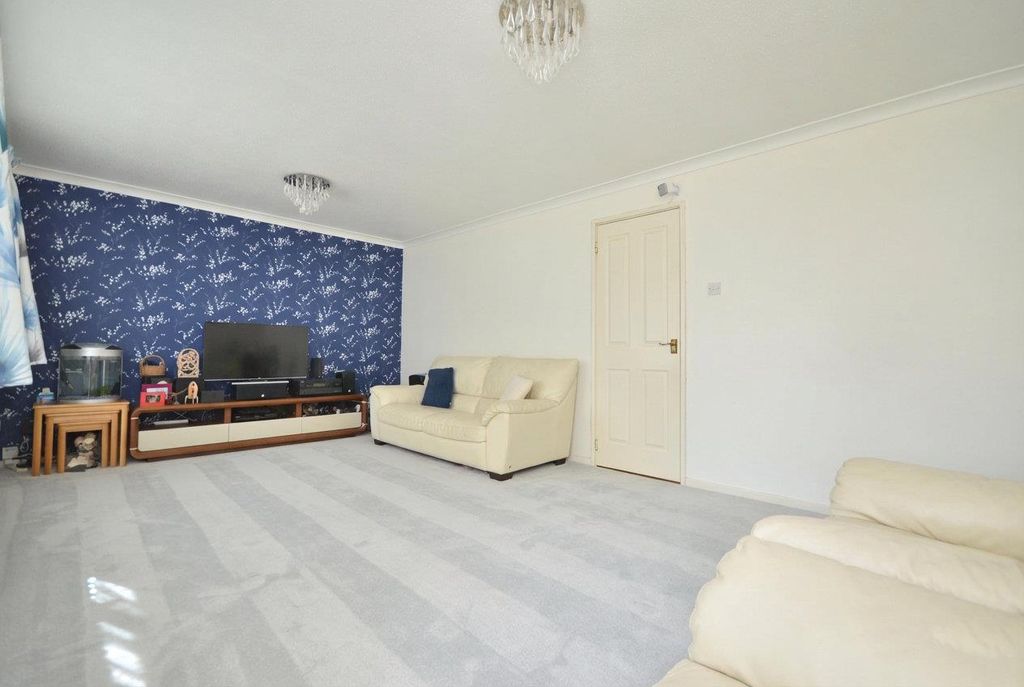 Property photo 3 of 22 Sitting Room