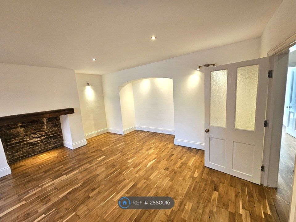 Property photo 3 of 13 Living Room