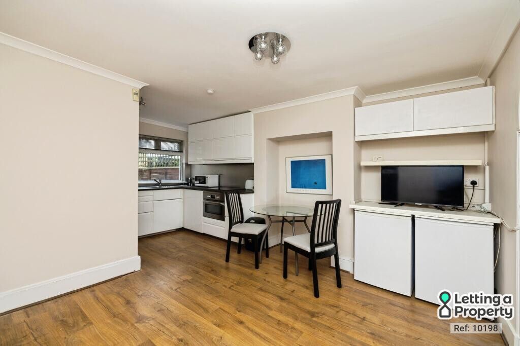Property photo 3 of 9