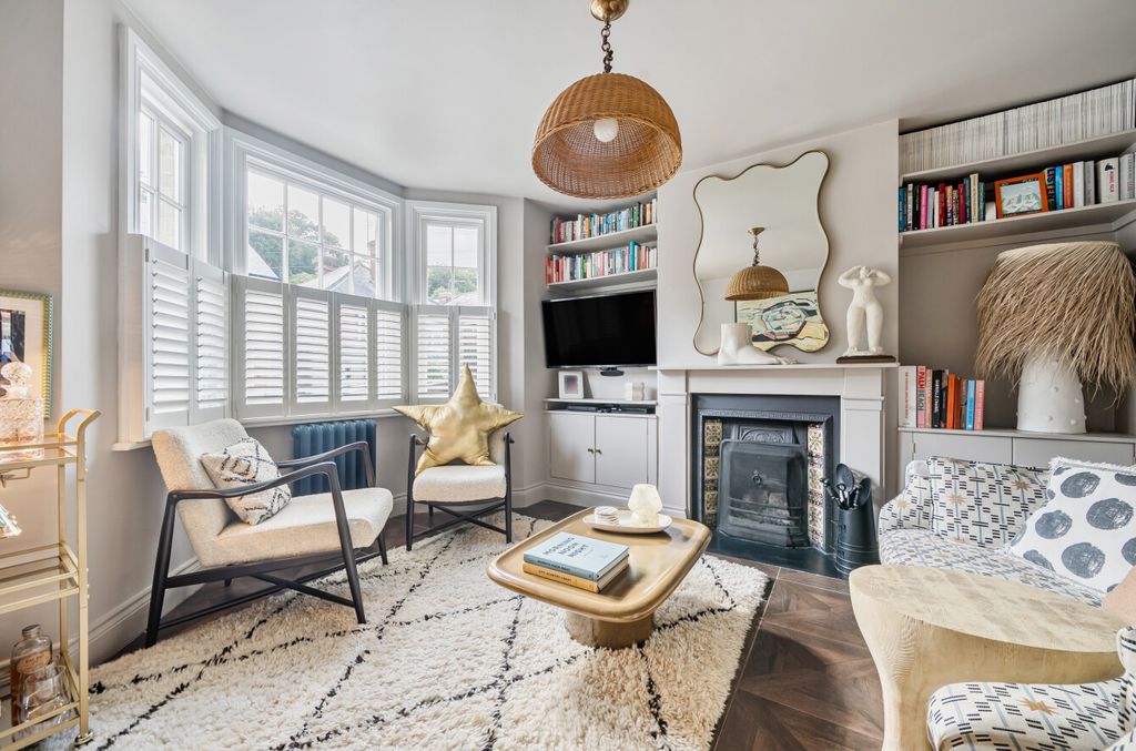 Property photo 3 of 27 1335504-16-68Adec...
