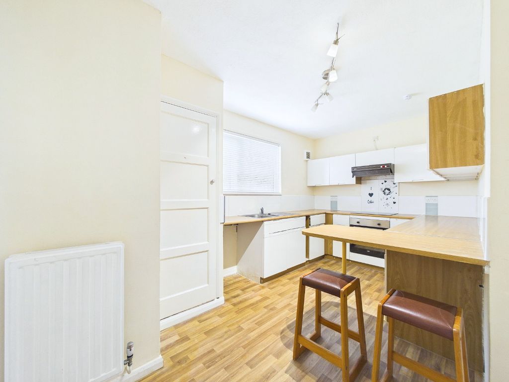 Property photo 2 of 20 5595294