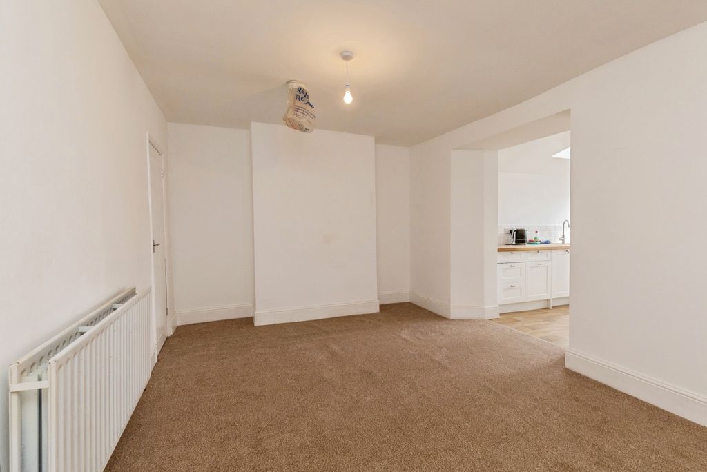 Property photo 3 of 10 Pbox-Img.Jpg