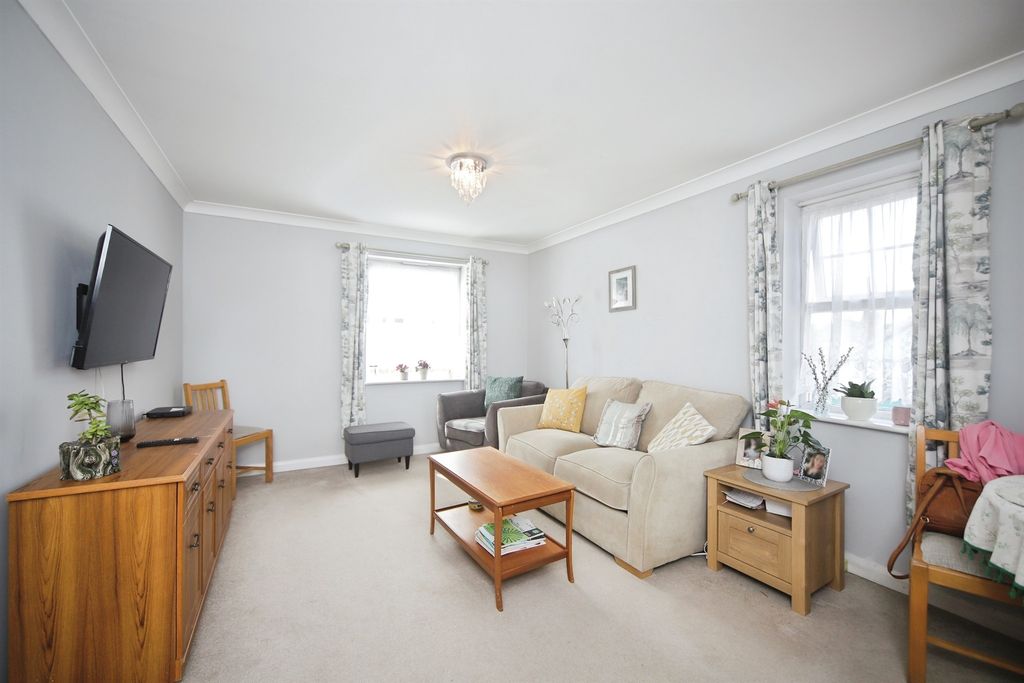 Property photo 3 of 10