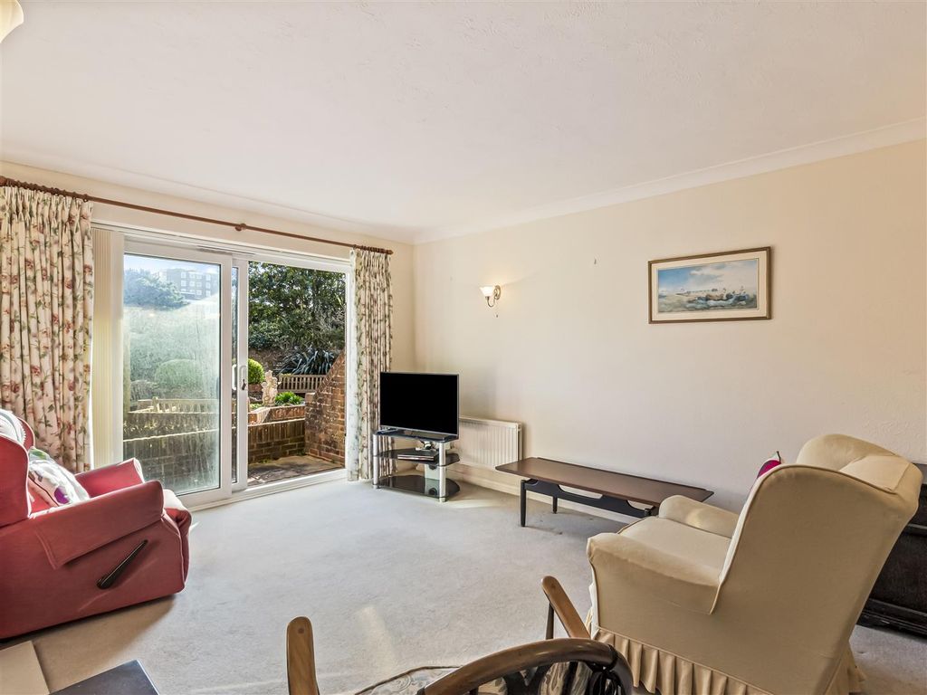 Property photo 2 of 16 4 Shrewsbury Court-001.Jpg