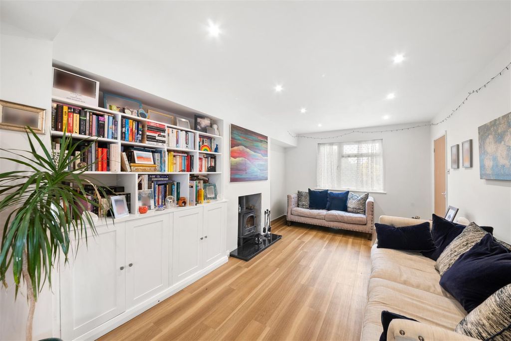 Property photo 2 of 17