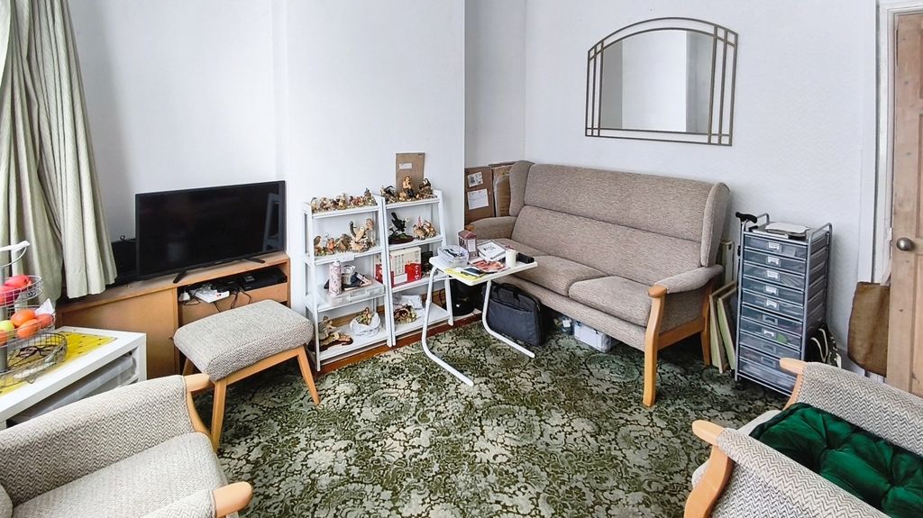 Property photo 2 of 15 Pbox-Img.Jpg