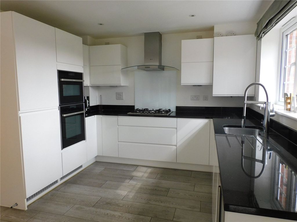 Property photo 2 of 18 Picture No. 08