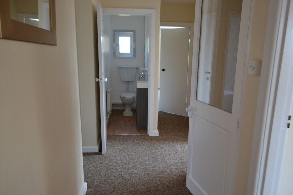 Property photo 2 of 10 Hallway