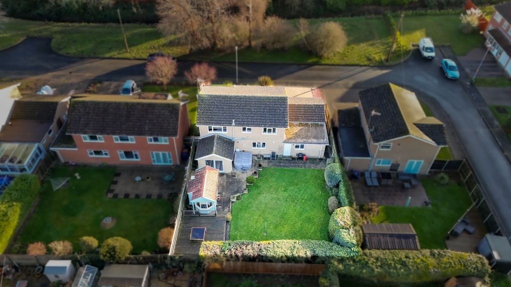 Property photo 2 of 33 4805125