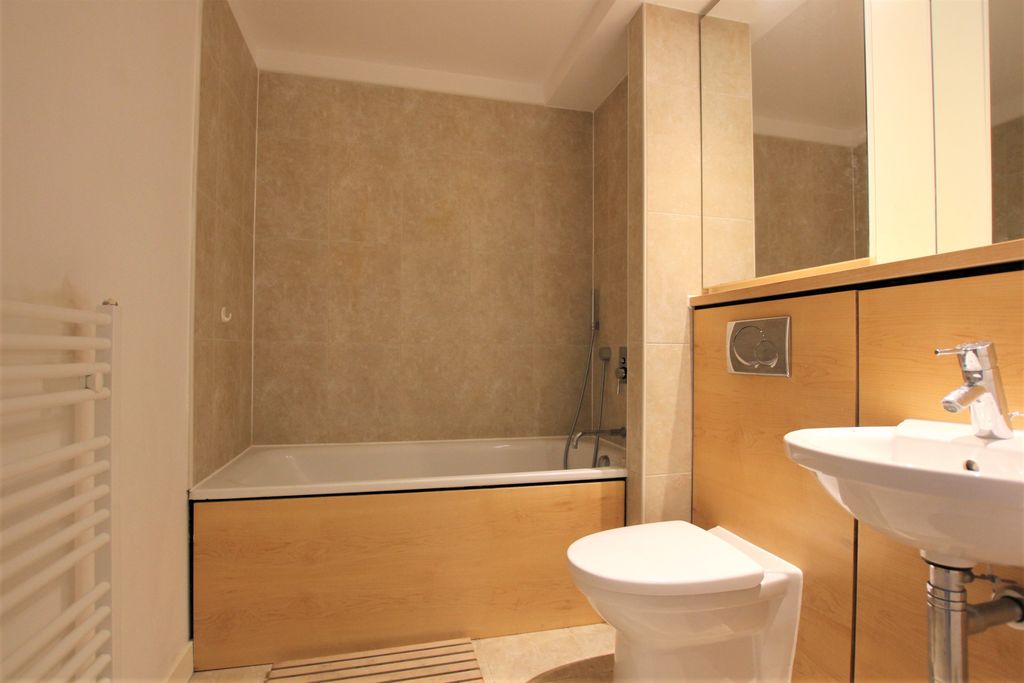 Property photo 2 of 9 Bathroom.Jpg