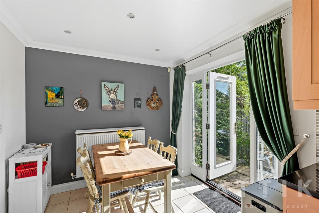 Property photo 3 of 30 Ar707140.Jpg