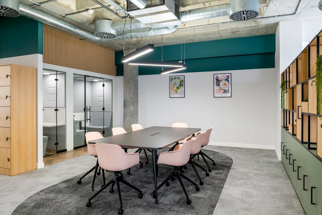 Property photo 3 of 17 Bloc 12 Forbury Office Curator Small7.Jpg