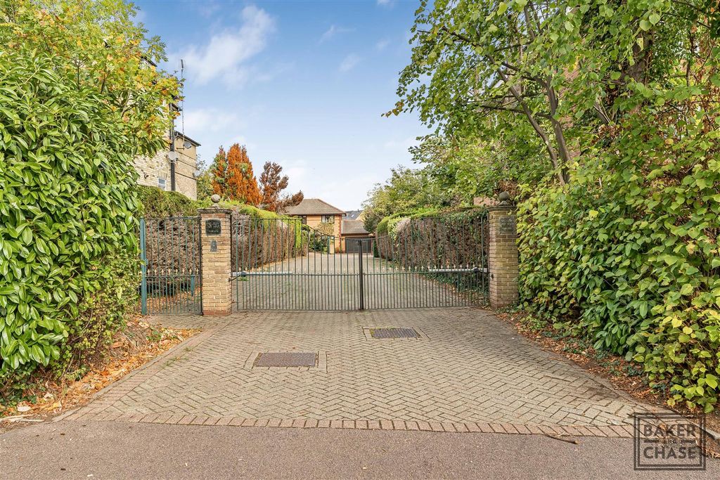 Property photo 2 of 29 Gated Entrance & Access