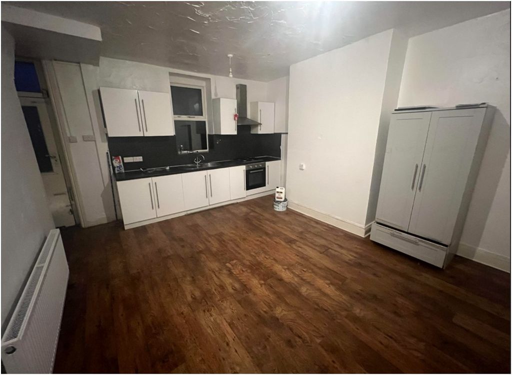 Property photo 1 of 5 Kitchen