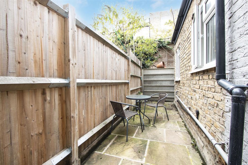 Property photo 3 of 7