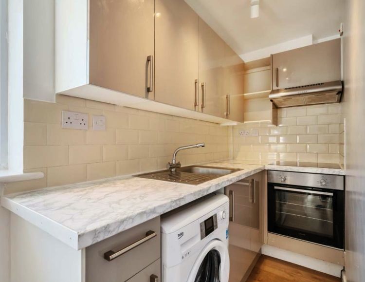 Property photo 3 of 7 Photo - Kitchen