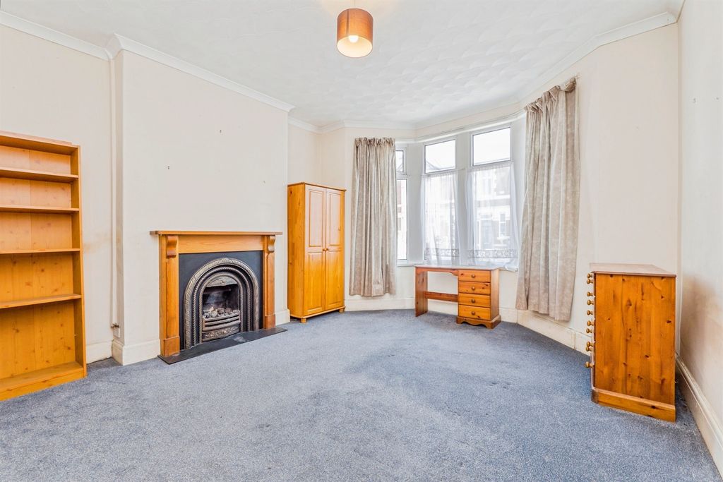 Property photo 3 of 25