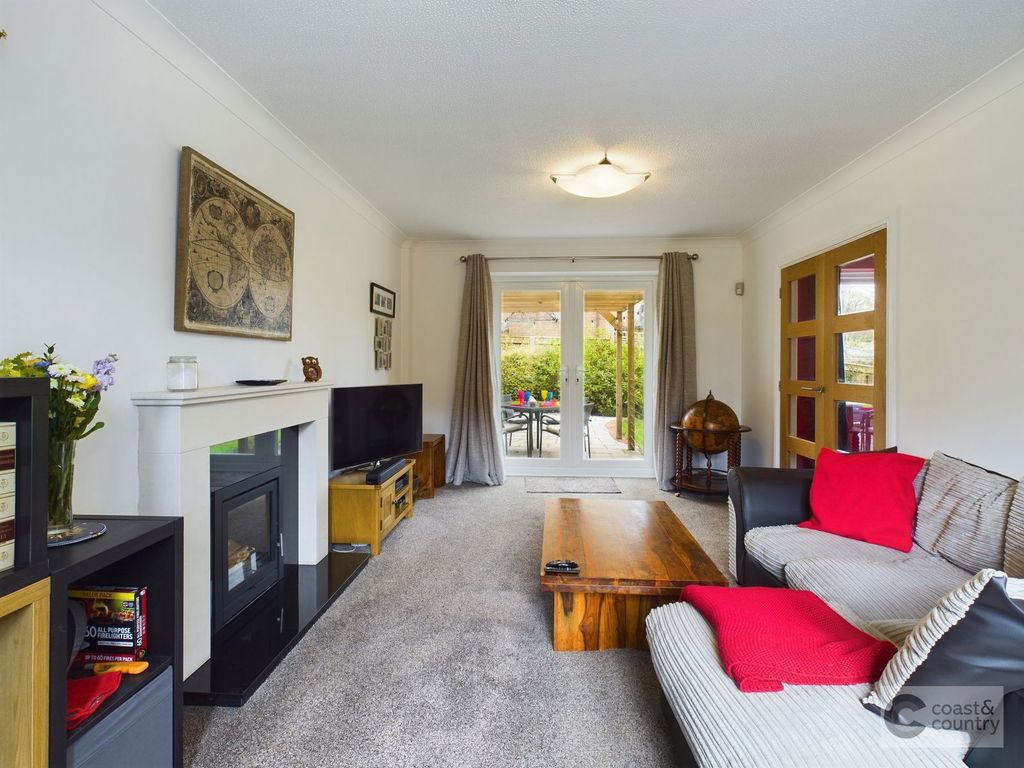 Property photo 2 of 21