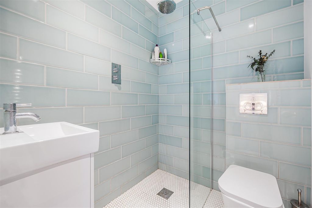 Additional image 8 of 3 bed detached bungalow for saleRay Lea Road, Maidenhead SL6