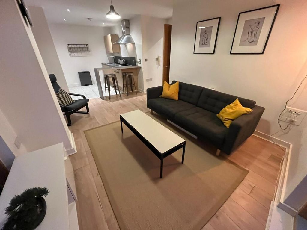 Property photo 2 of 15 Lounge