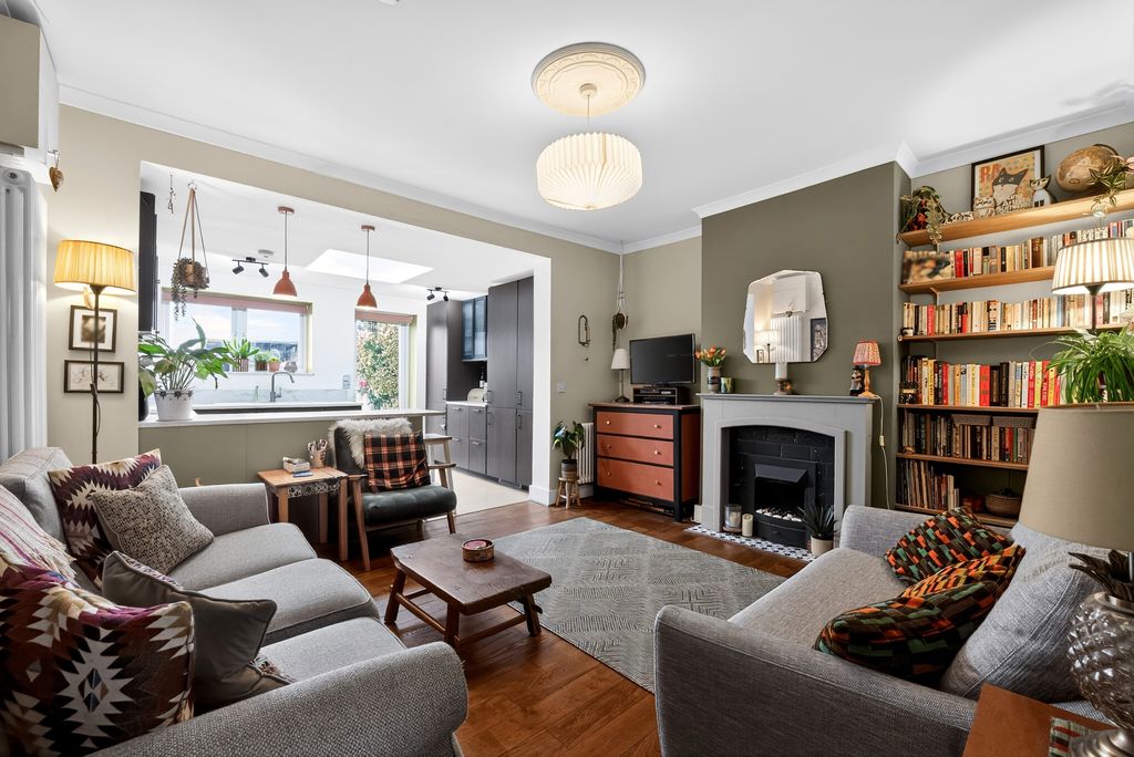 Property photo 2 of 19