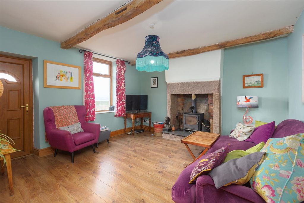 Property photo 2 of 32