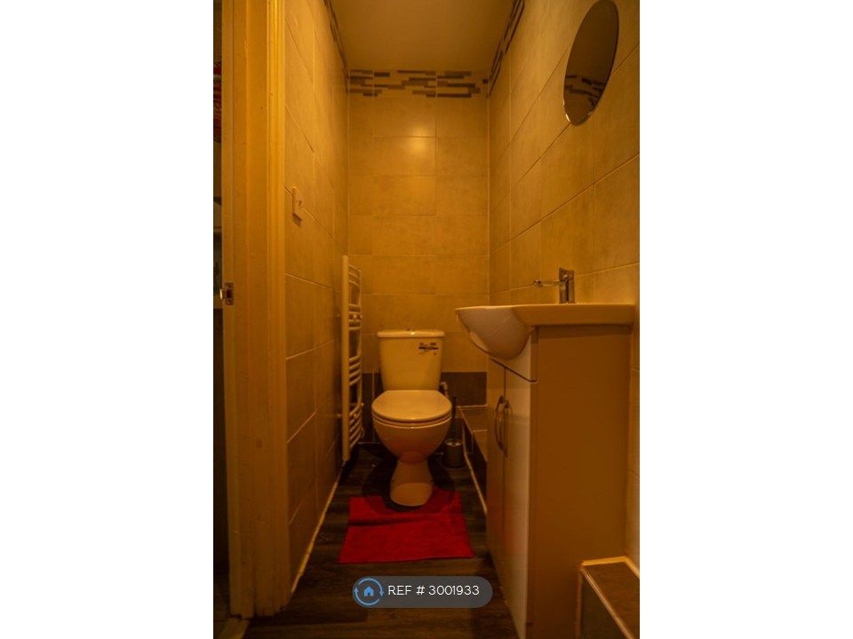 Property photo 3 of 5 Bathroom