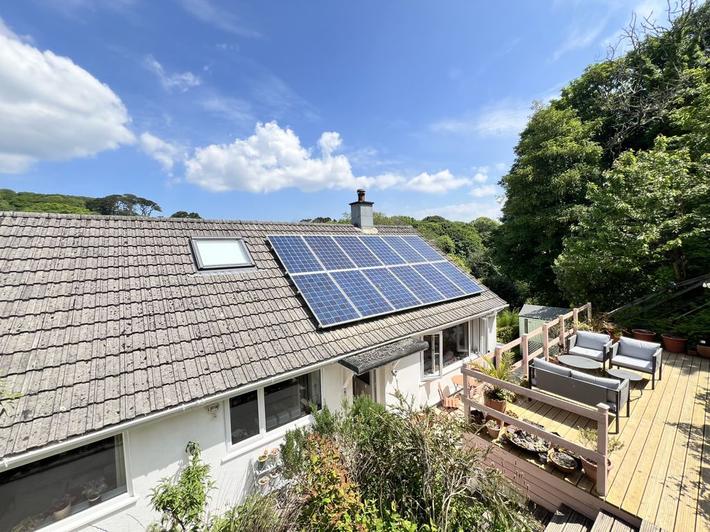 Property photo 1 of 17 4 Bedroom Semi Detached Dormer Bungalow For Sale