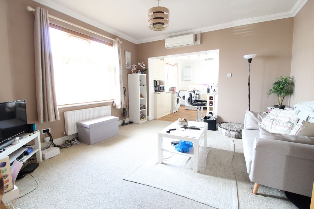 Property photo 3 of 9 2381353