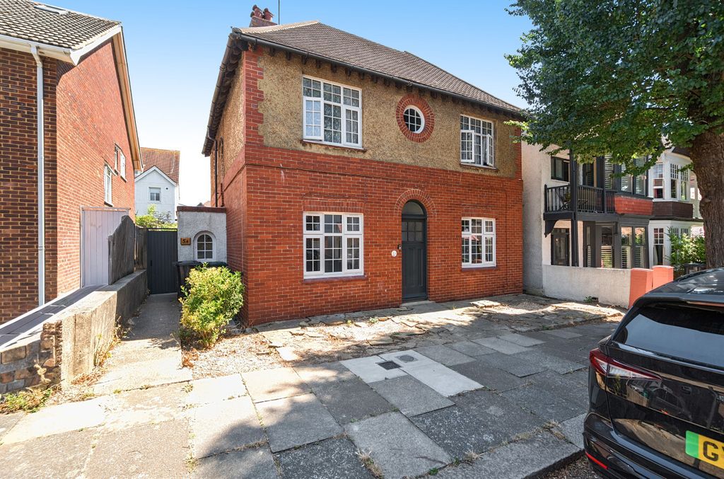 Property photo 1 of 17 1494526-24-6A562B...