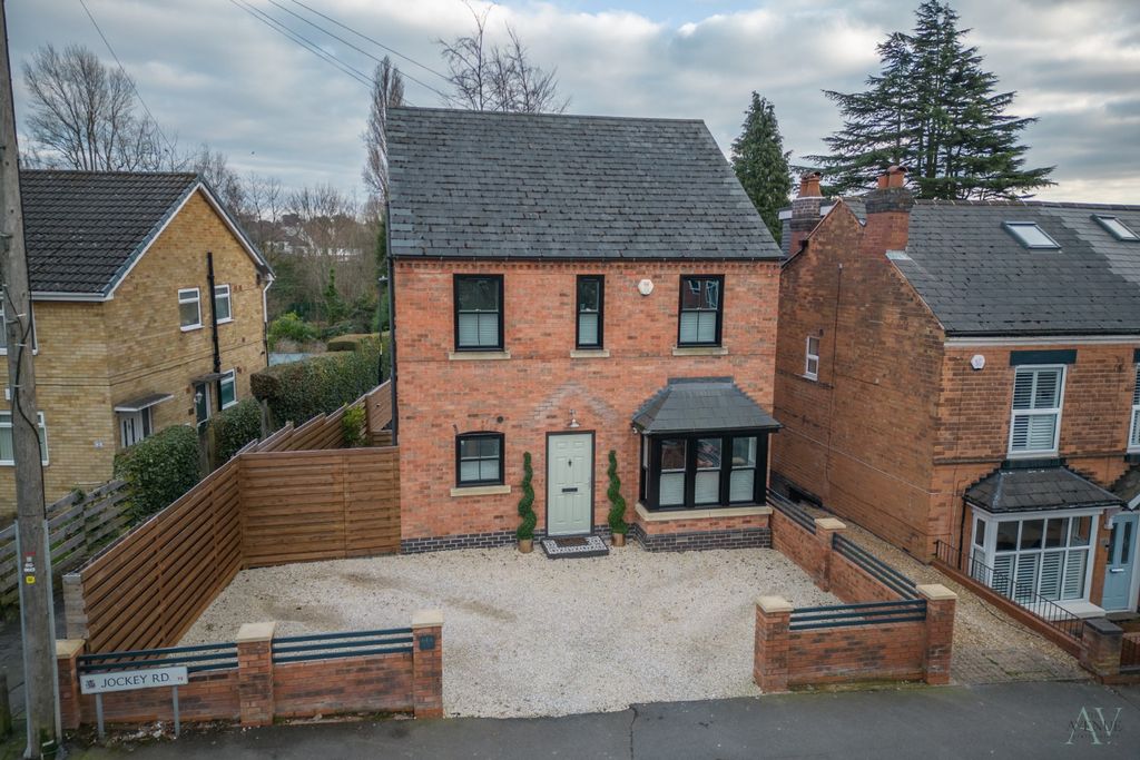 Property photo 1 of 32 4439950