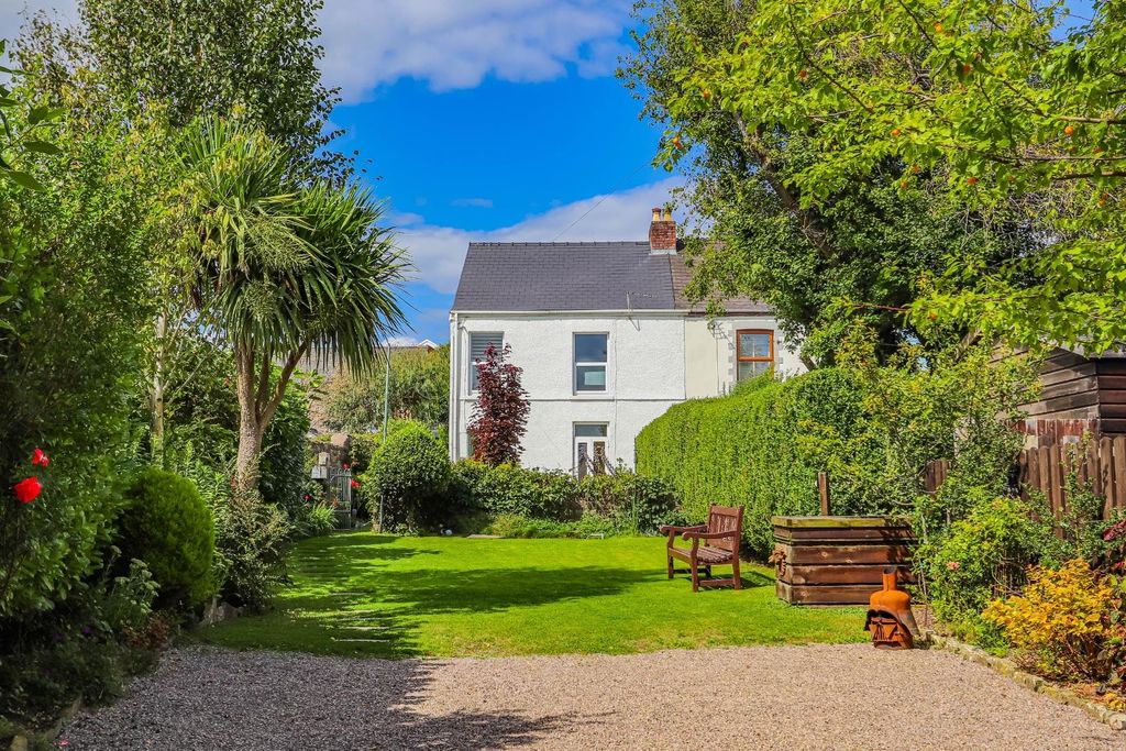 Property photo 1 of 21 Minffrwd Road-35.Jpg