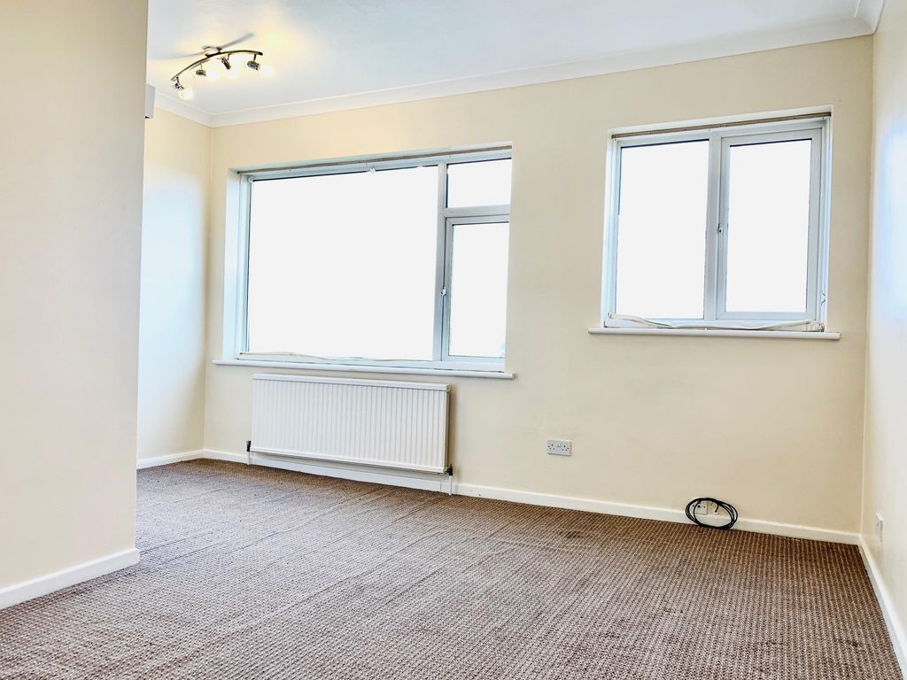 Property photo 2 of 16 Living Room