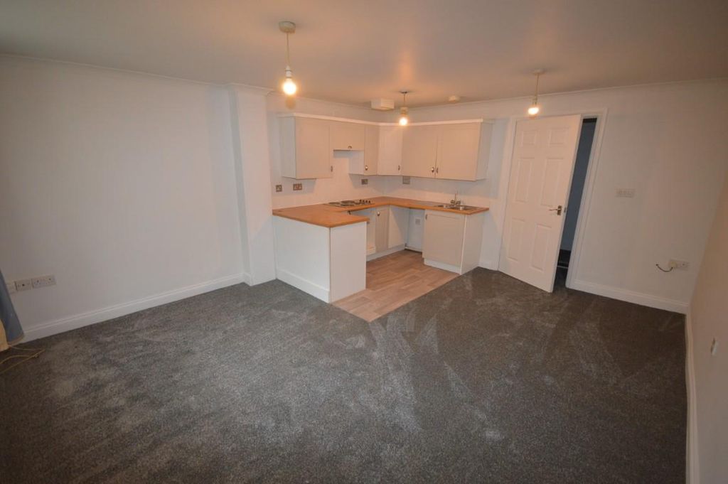 Property photo 2 of 6 Dsc_0028 (Medium).Jpg