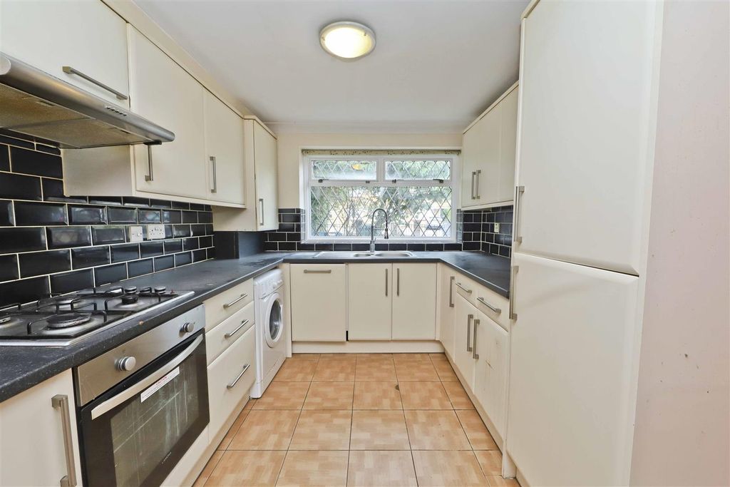 Property photo 2 of 14 Kitchen