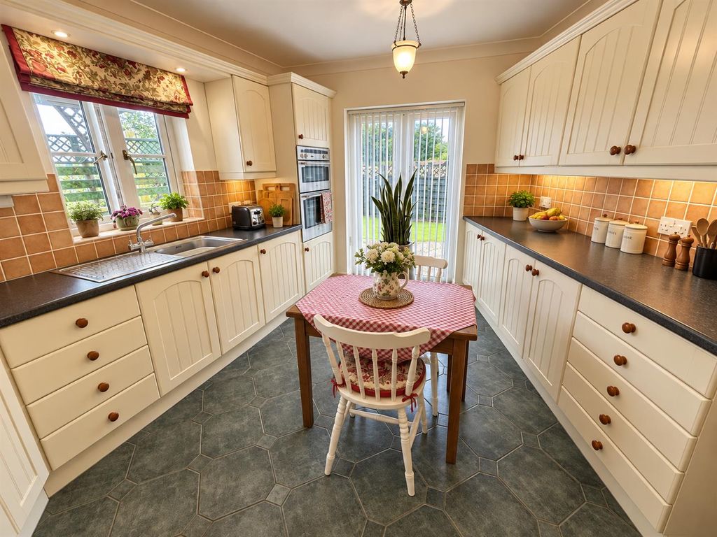 Property photo 3 of 23 A81Efd40-9Cb8-465A-8E25-D9B635Fa19A0.Png