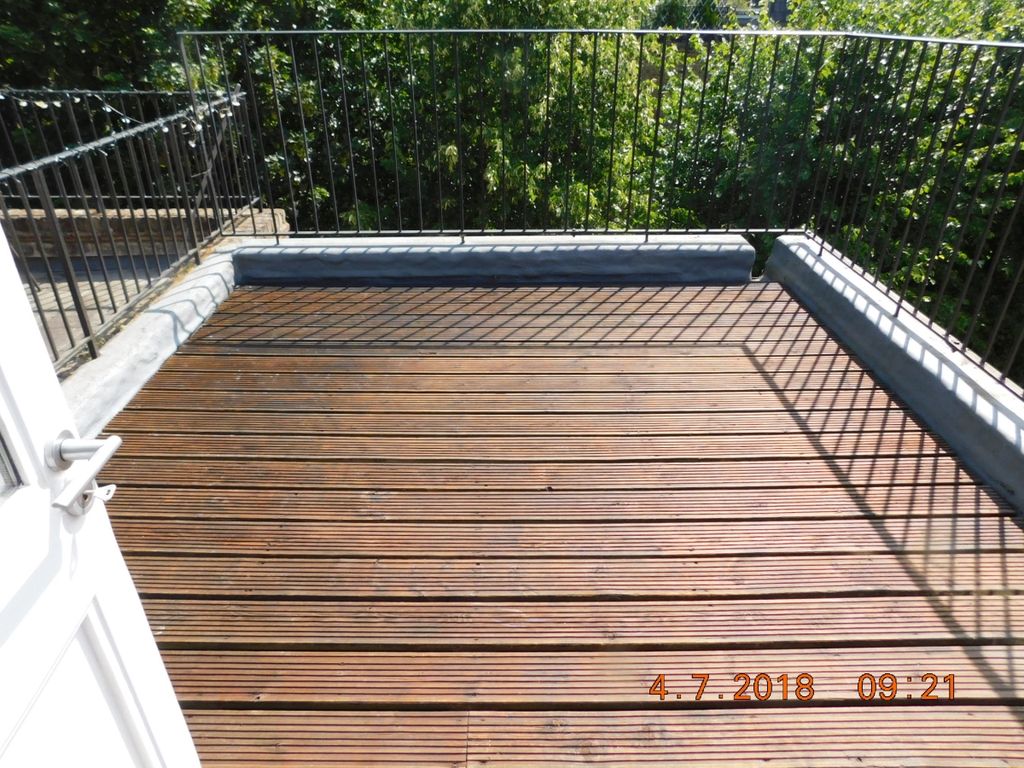 Property photo 3 of 11 Terrace