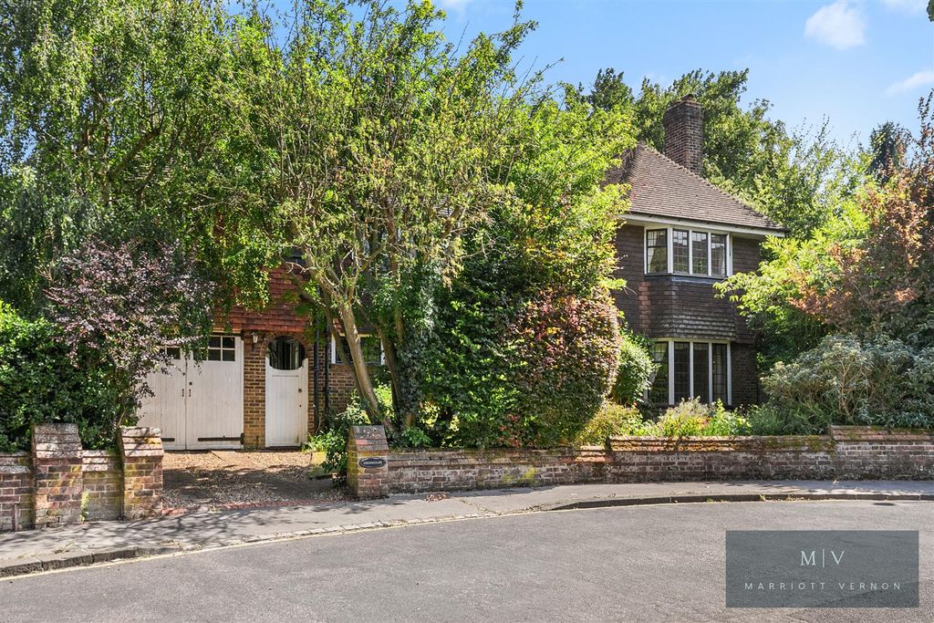 Property photo 1 of 24 Witherby Close 19 MV-20.Jpg