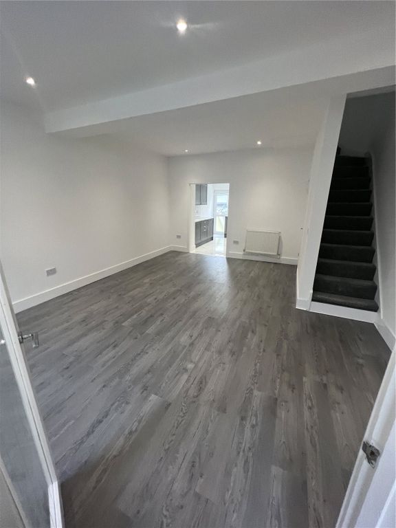 Property photo 3 of 10 Picture No. 04