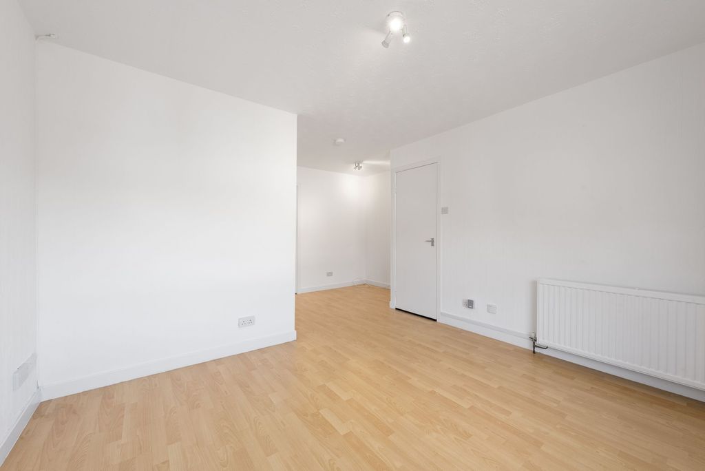 Property photo 3 of 11 Living Room