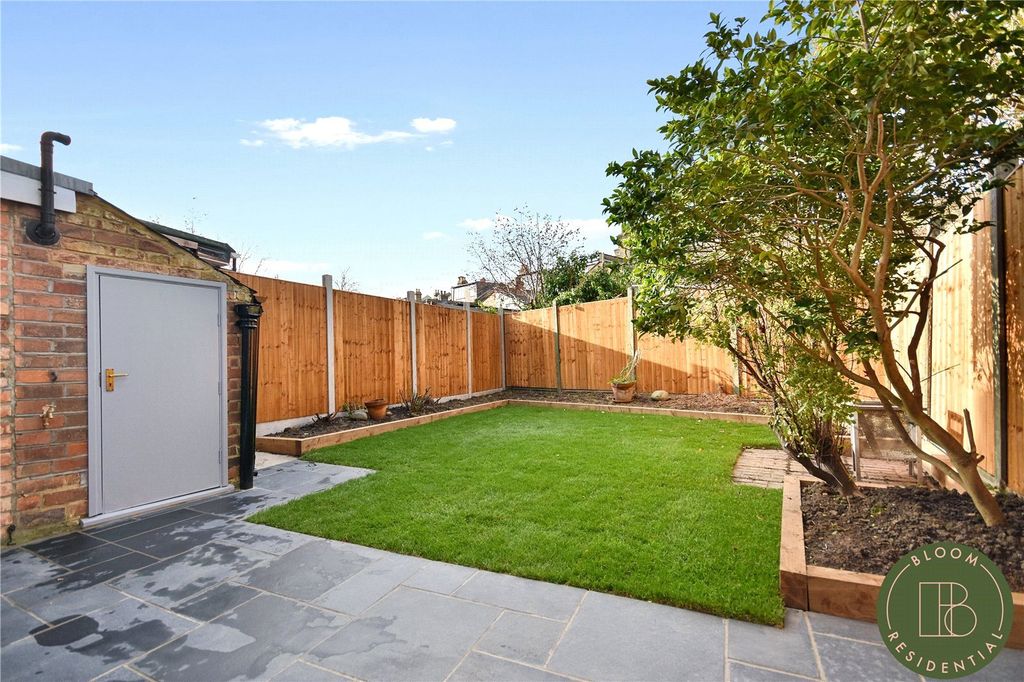 Property photo 3 of 12 Picture No. 15