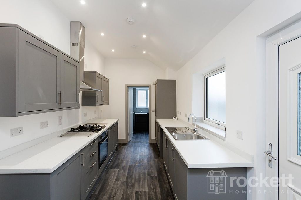 Property photo 3 of 31 20_Heaton_Gwi_4945Ew