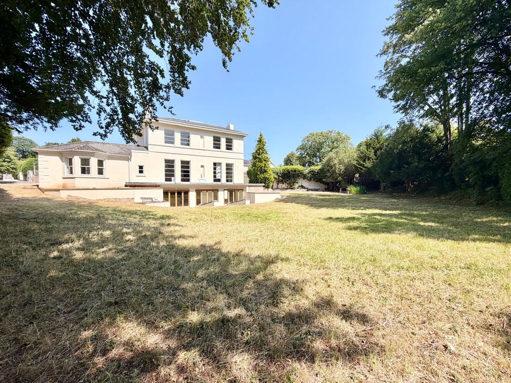 Property photo 2 of 29