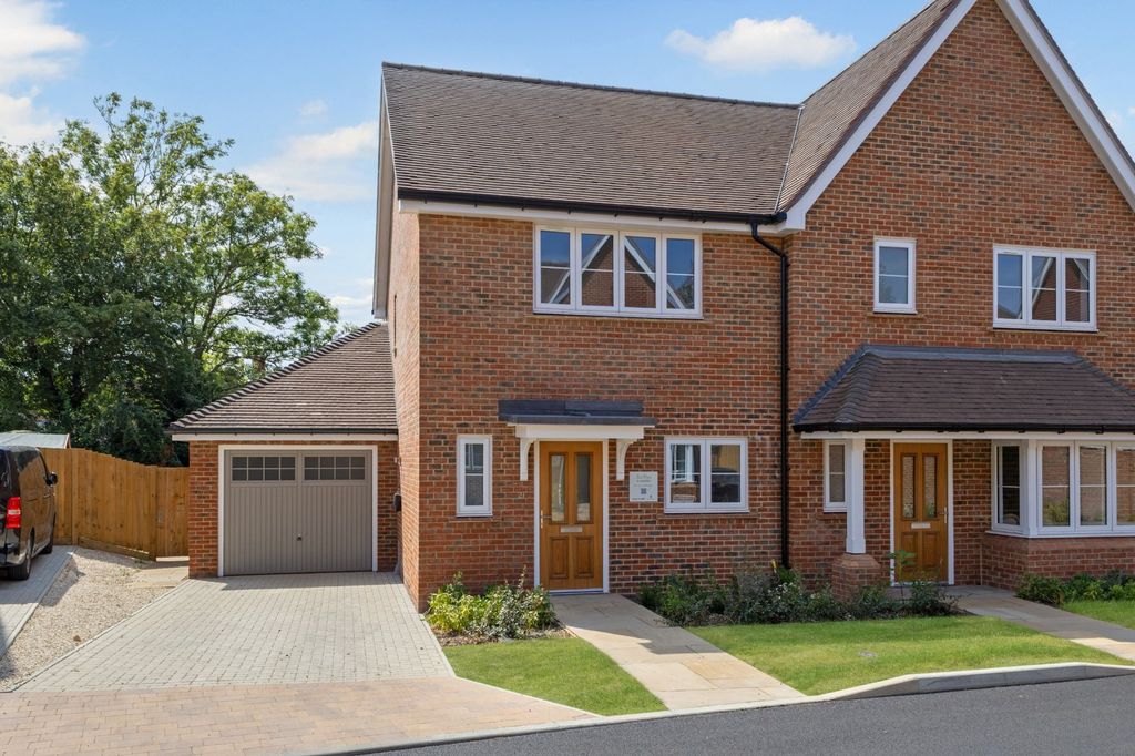Property photo 1 of 8 The Sidlesham