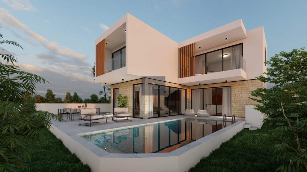 Property photo 2 of 8