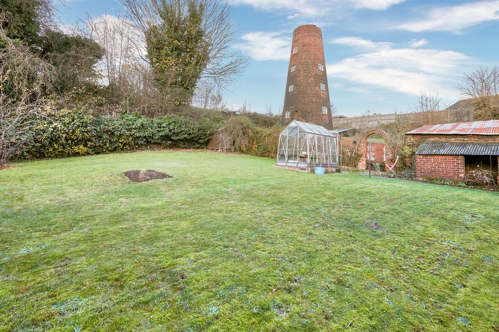 Property photo 3 of 43