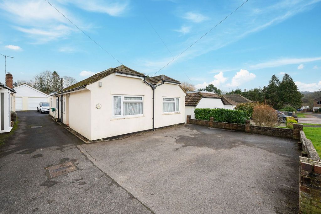 Property photo 2 of 40